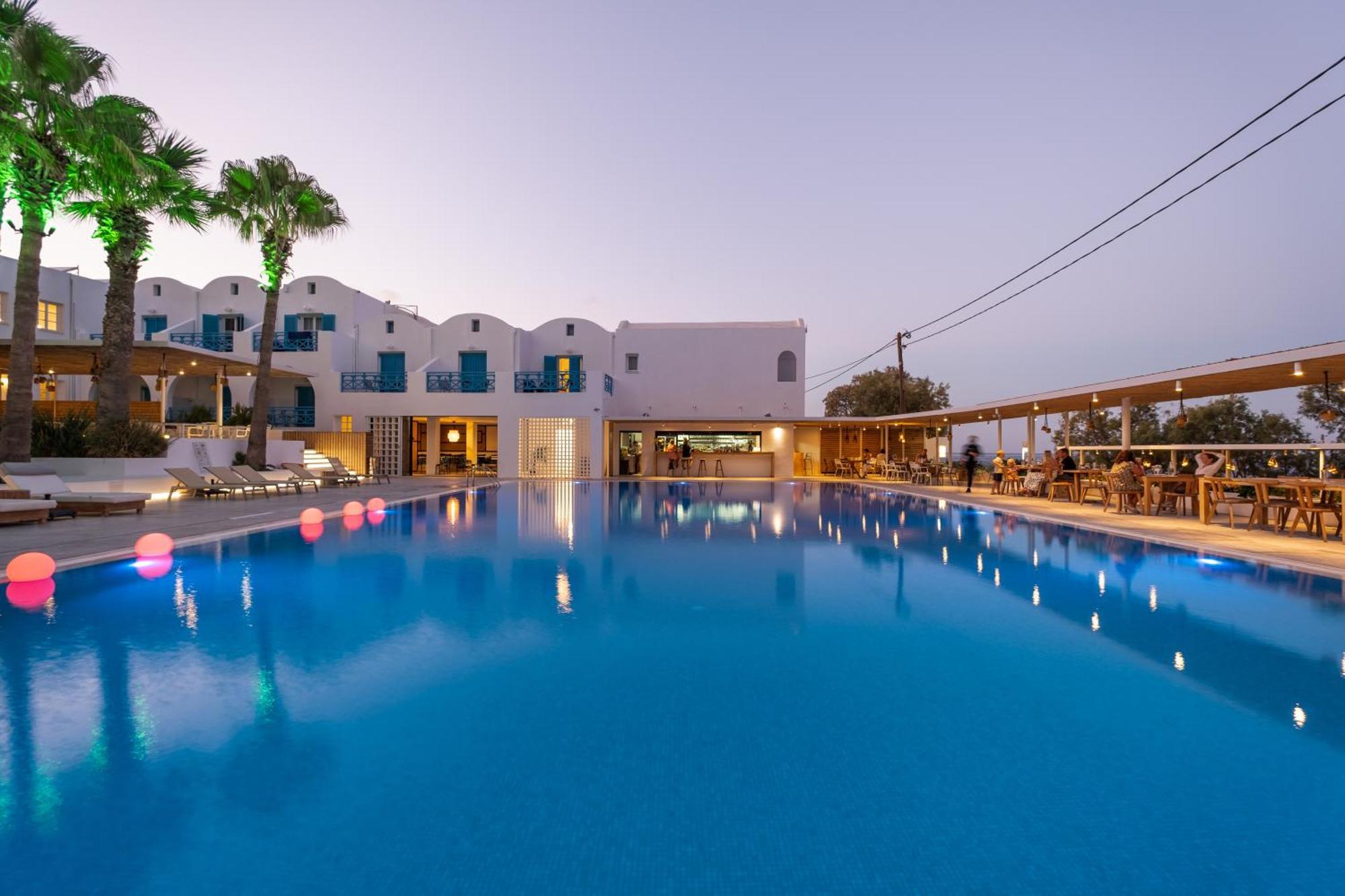 Kamari Beach Hotel 3*